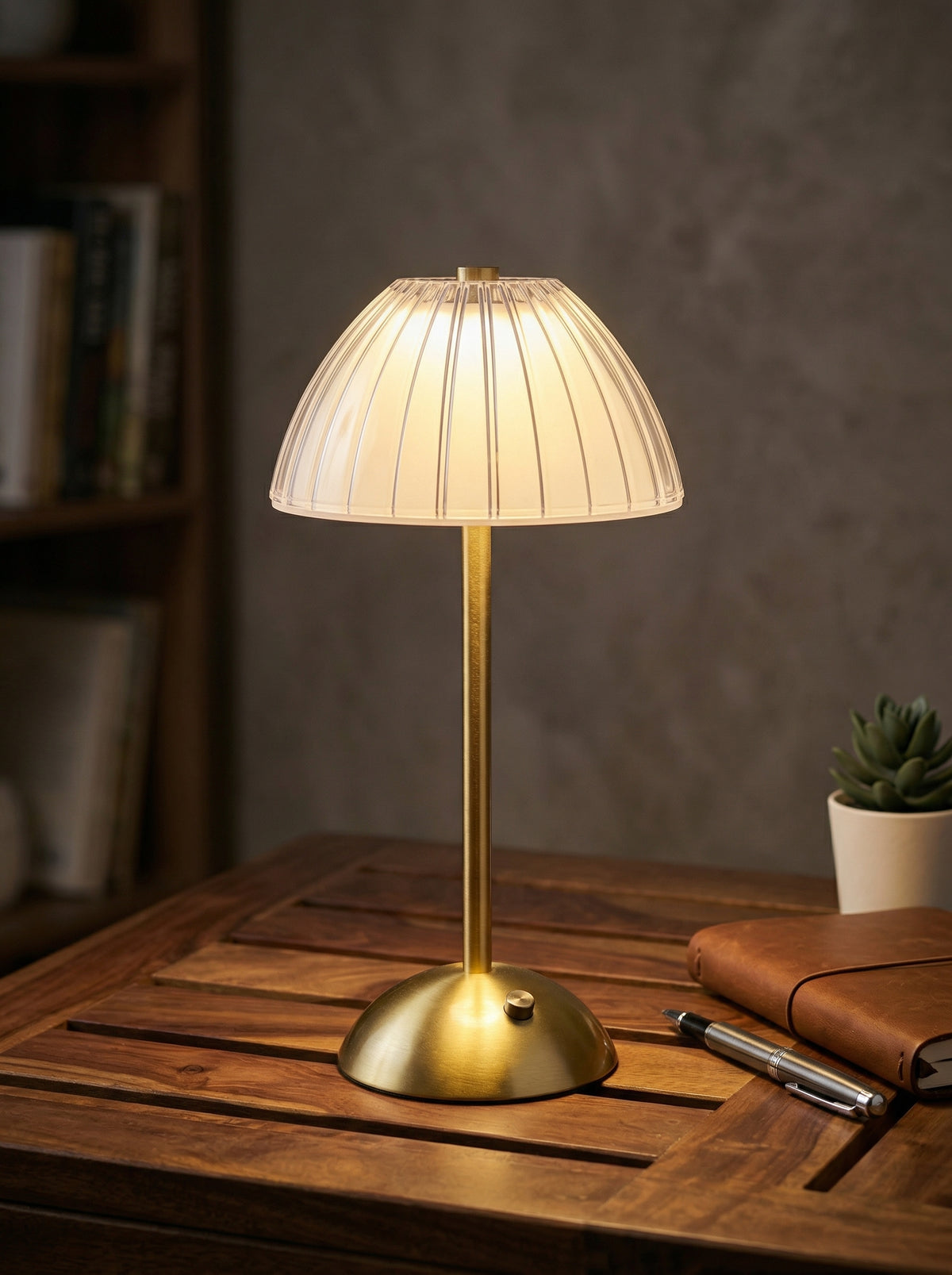 Gold Serin Lamp